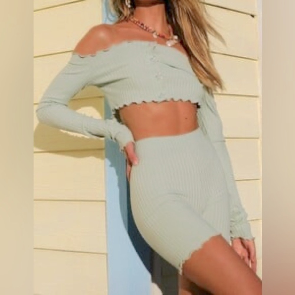 NWT Tropic of C. adagio short and Aria Cropped top in mint Size XS
